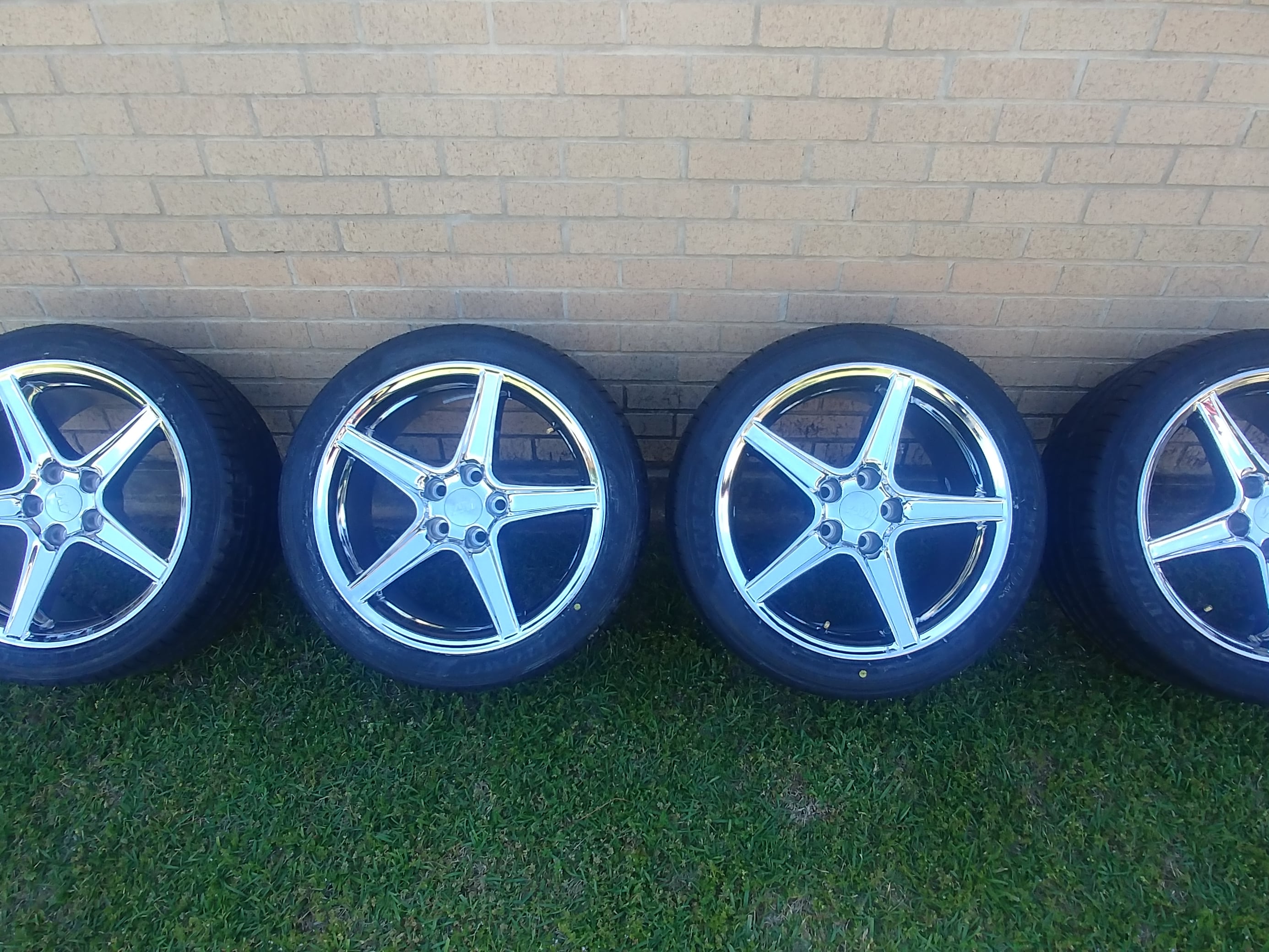 Staggered 18x9/10 S Style Wheel and Sumitomo HTR Z5 Summer Tire