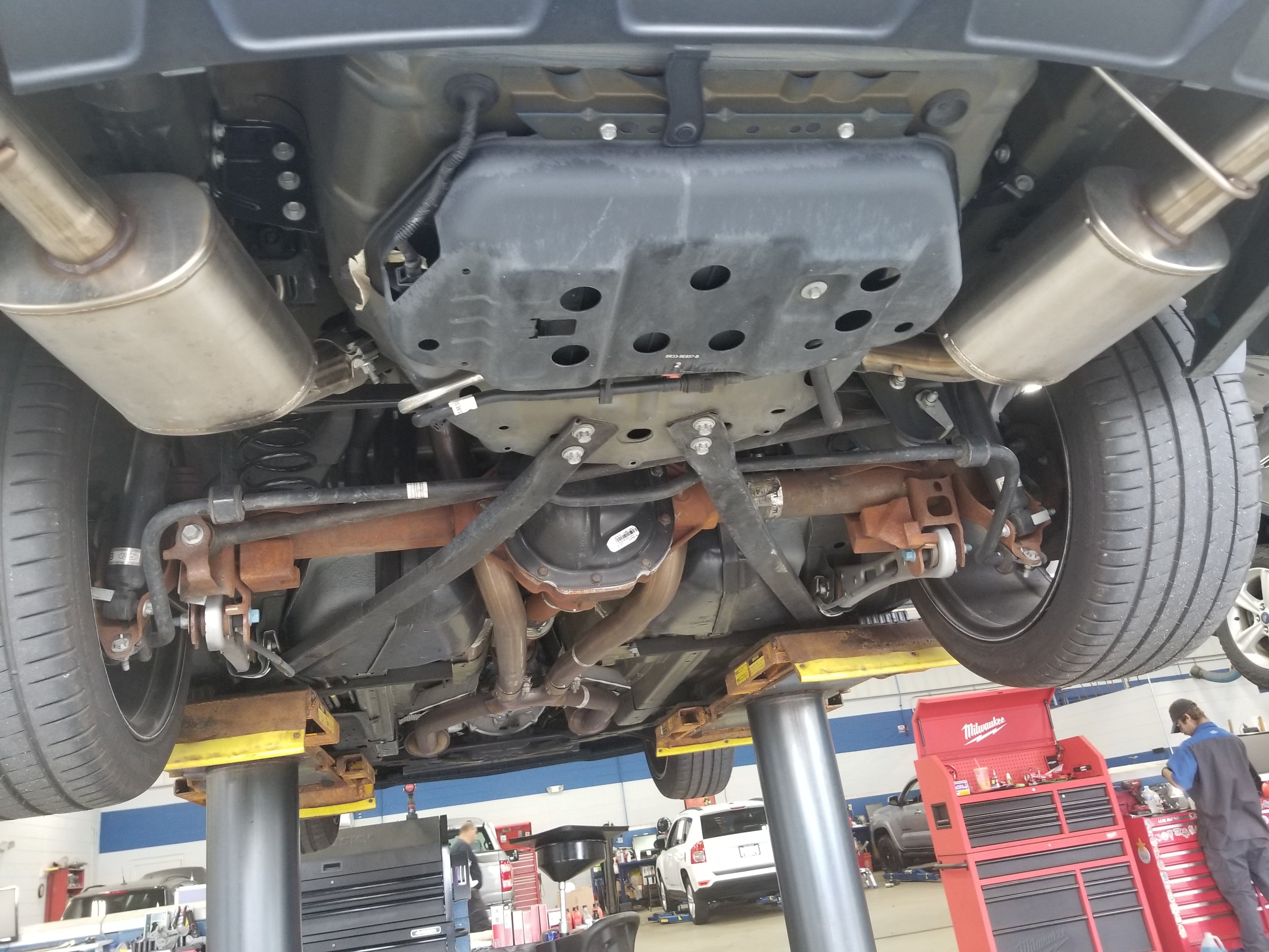 マスタング CORSA ブラックチップ スポーツエキゾースト 2005〜2010 Corsa Performance Mustang Sport Axle-Back Exhaust with Polished