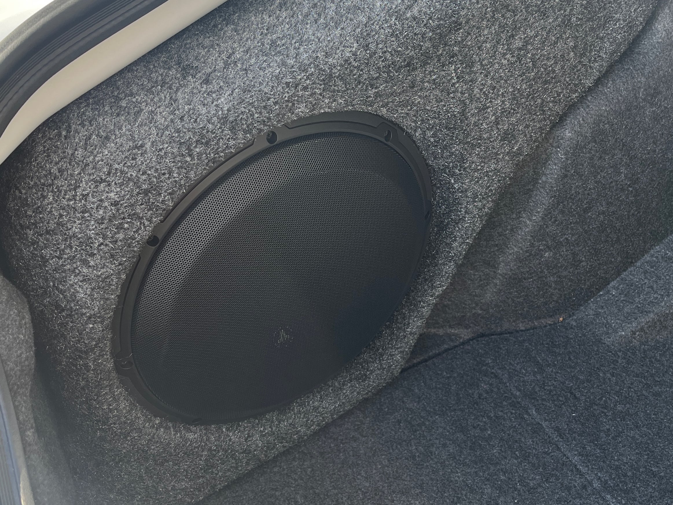 JL Audio Challenger Stealthbox Enclosed Subwoofer 010-03632-00 (09