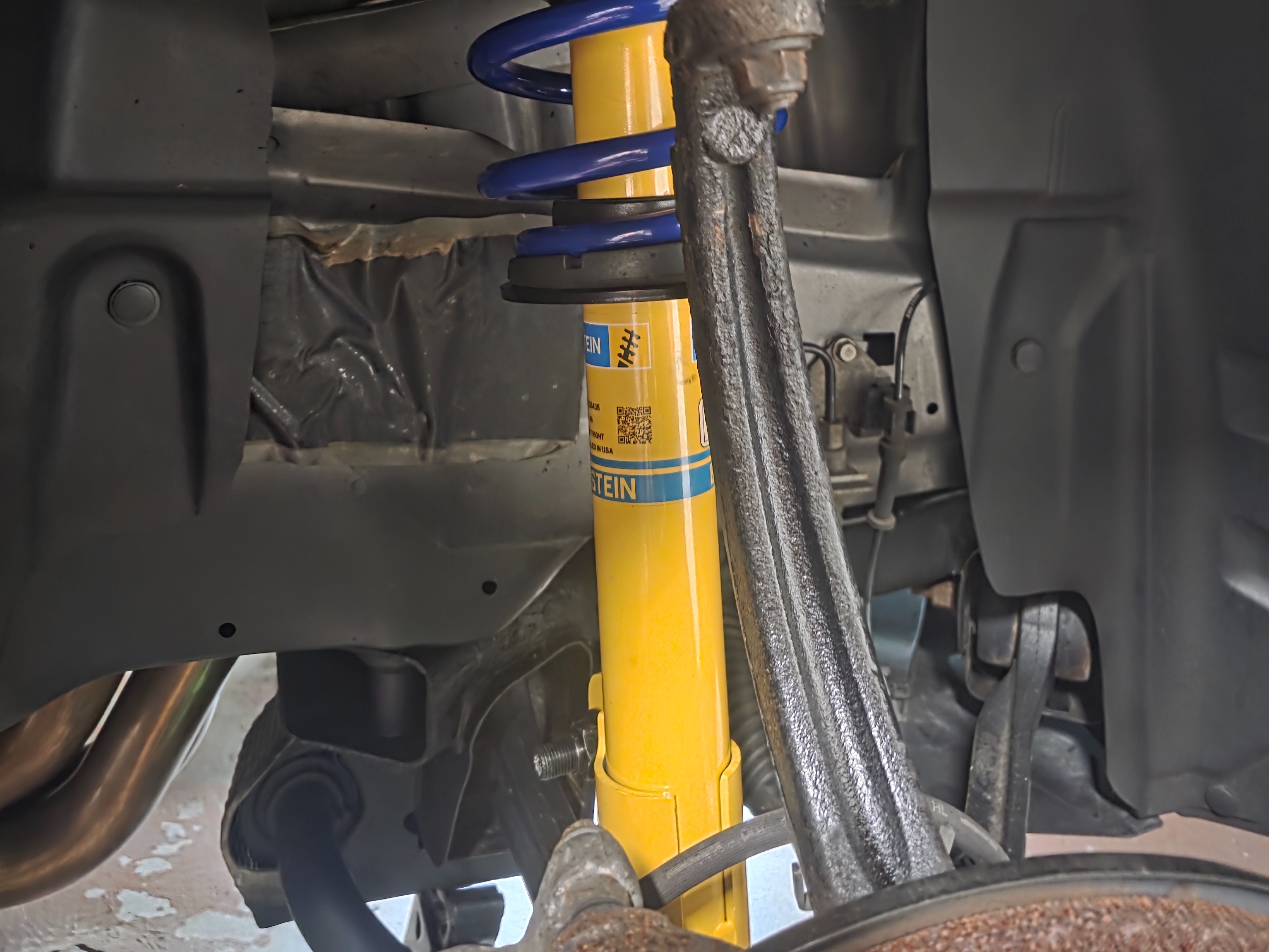 Bilstein Challenger B6 Performance Series Front Shock; Passenger
