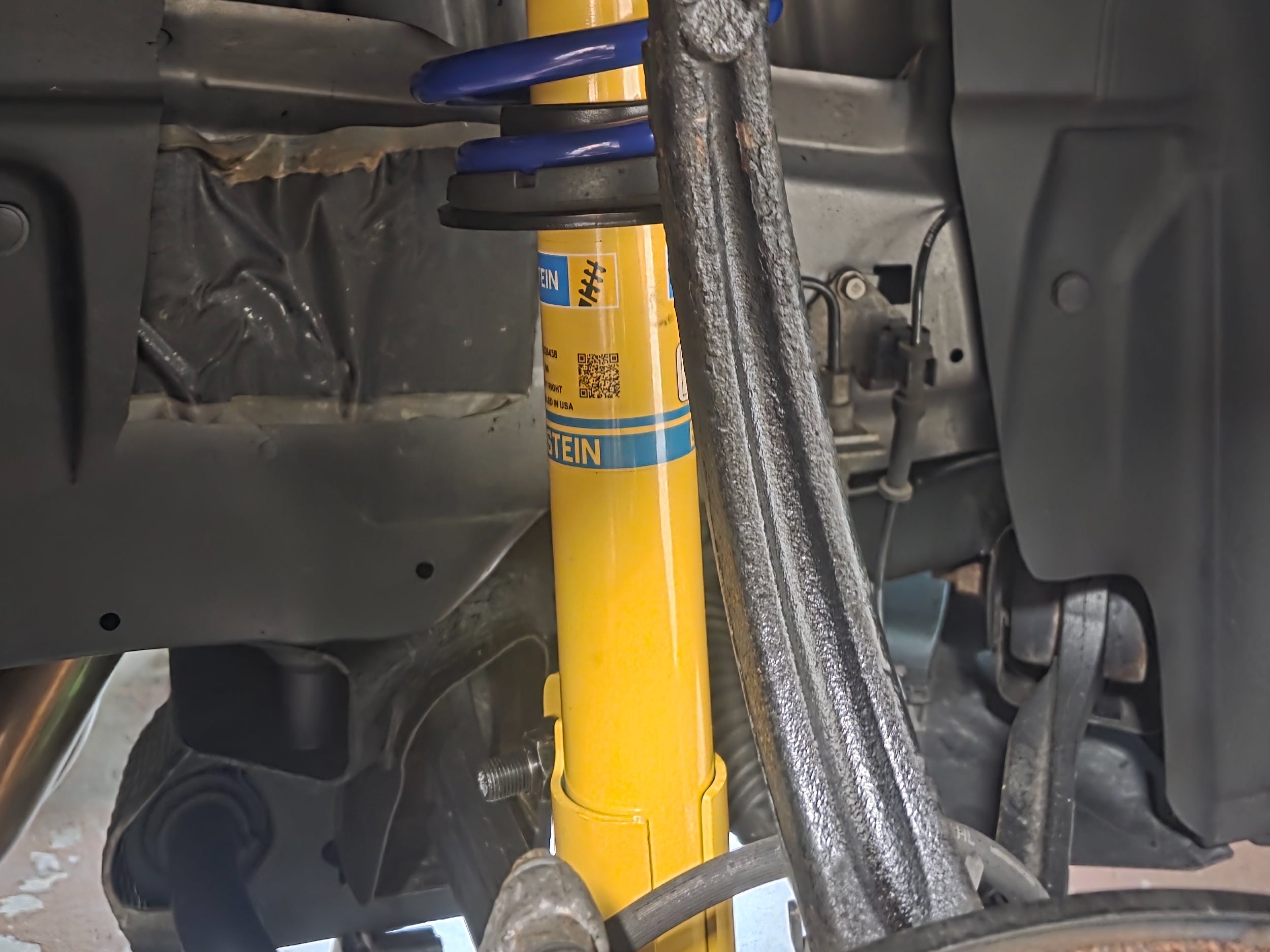 Bilstein Challenger B6 Performance Series Front Shock; Passenger