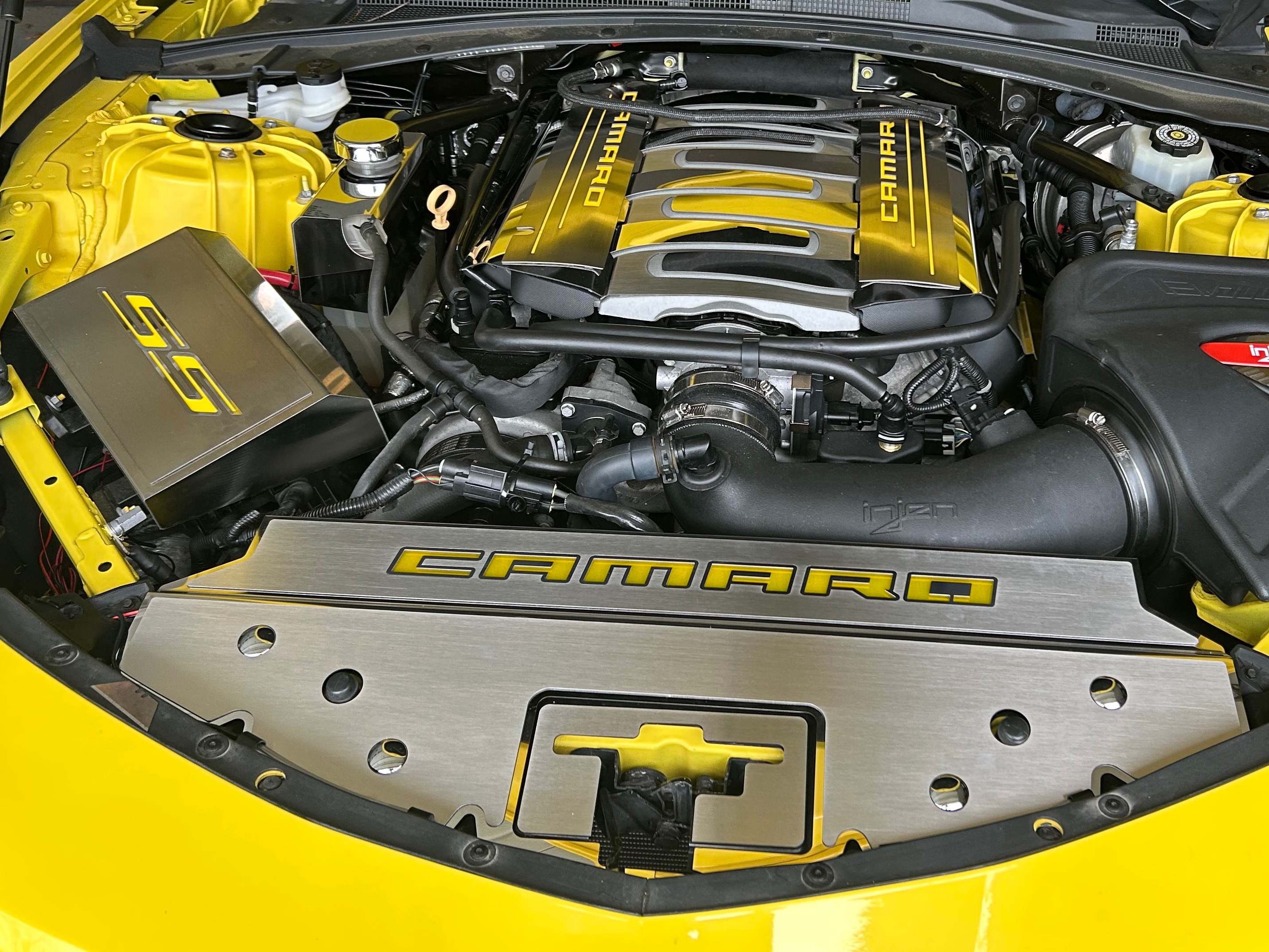Camaro Illuminated Front Header Plate with Camaro Logo; Polished