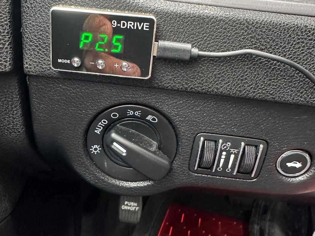 Raxiom SpeedForm Series Throttle Controller (07-23 Charger